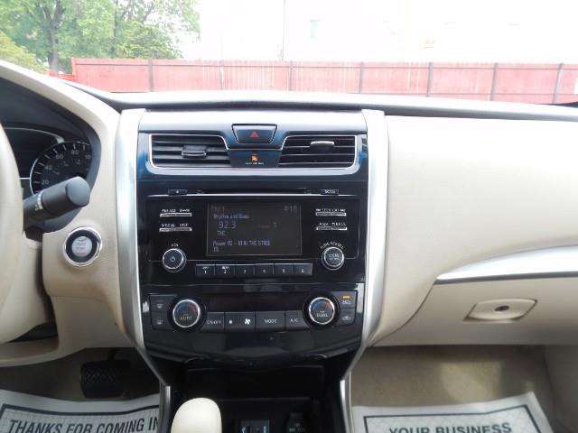 2014 Nissan Altima 2.5 SV 4dr Sedan